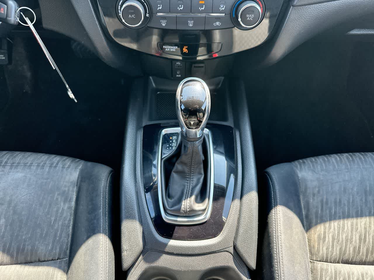 Thumbnail: 2017 Nissan Rogue - 32