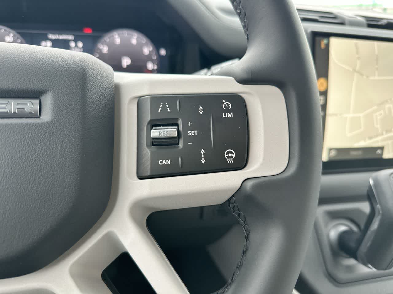 Thumbnail: 2025 Land Rover Defender - 28