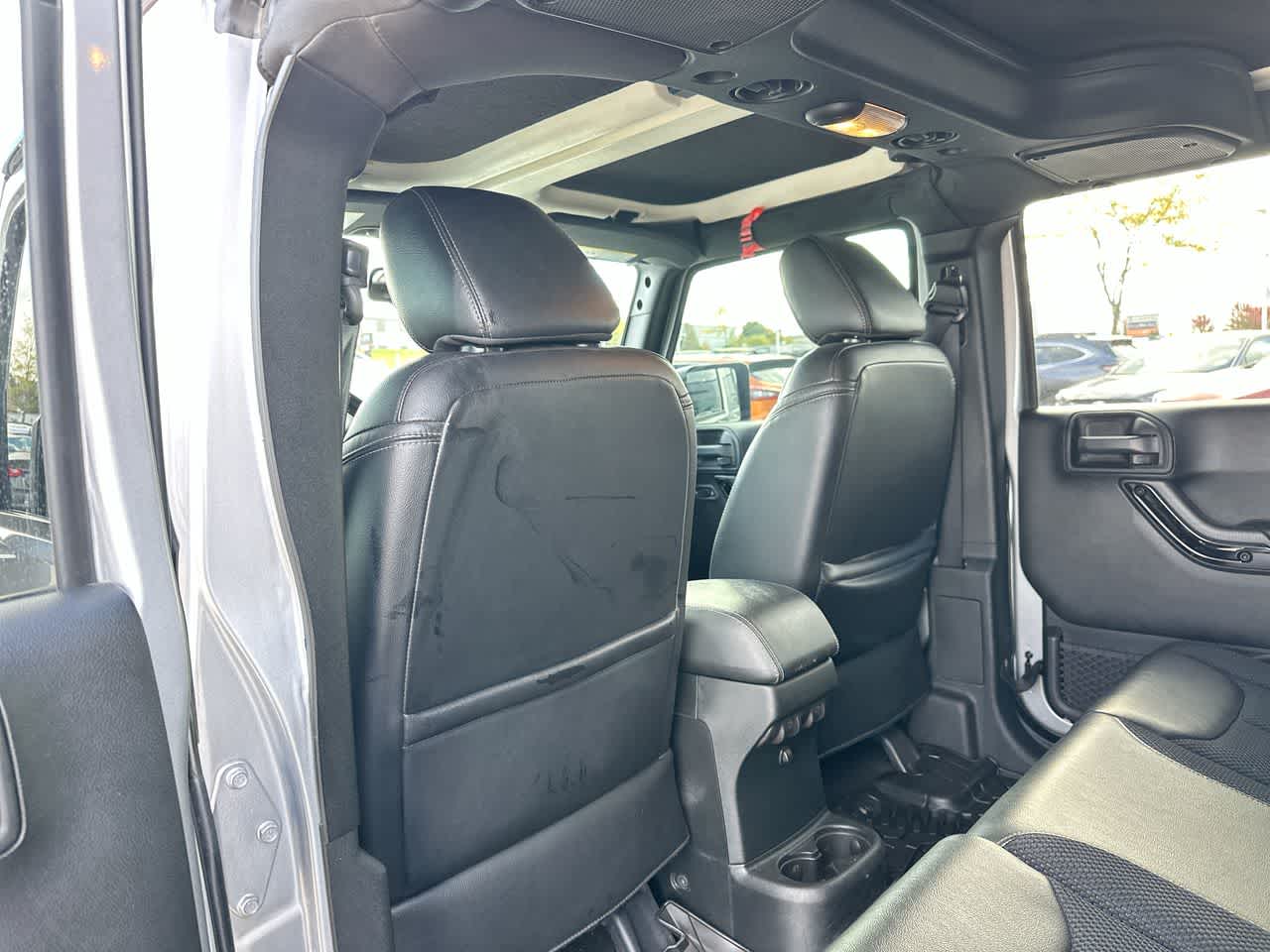 Thumbnail: 2017 Jeep Wrangler - 23