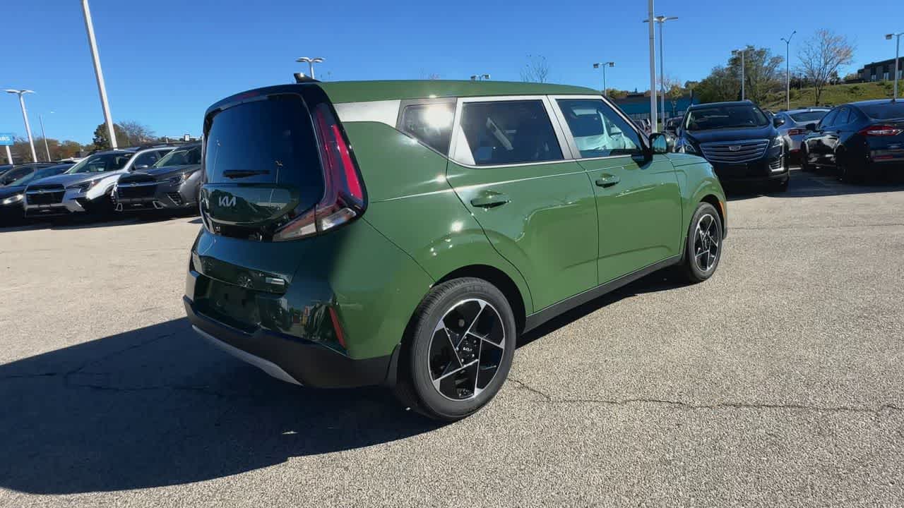 Thumbnail: 2023 Kia Soul - 8