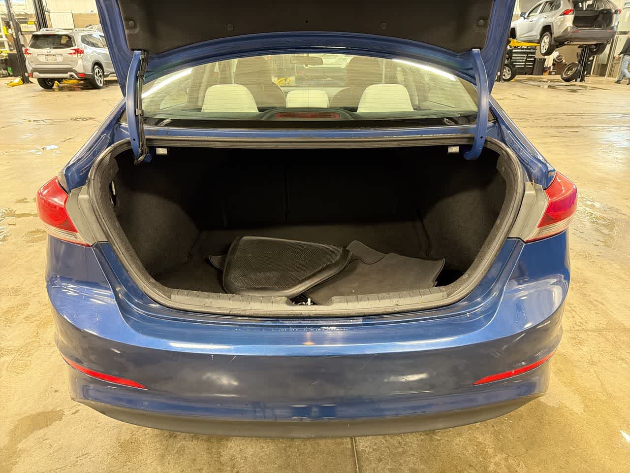 Thumbnail: 2017 Hyundai Elantra - 32