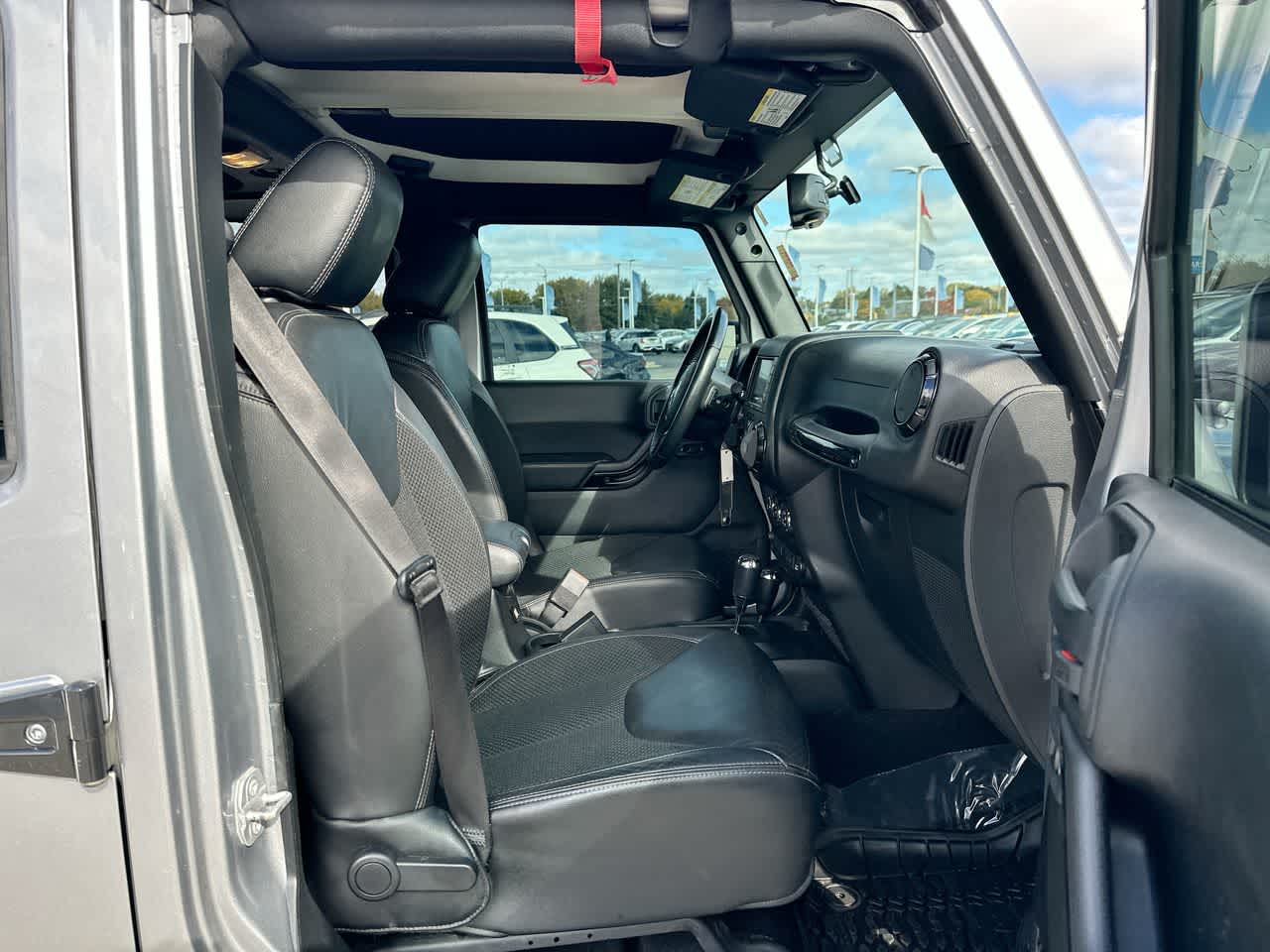 Thumbnail: 2017 Jeep Wrangler - 26