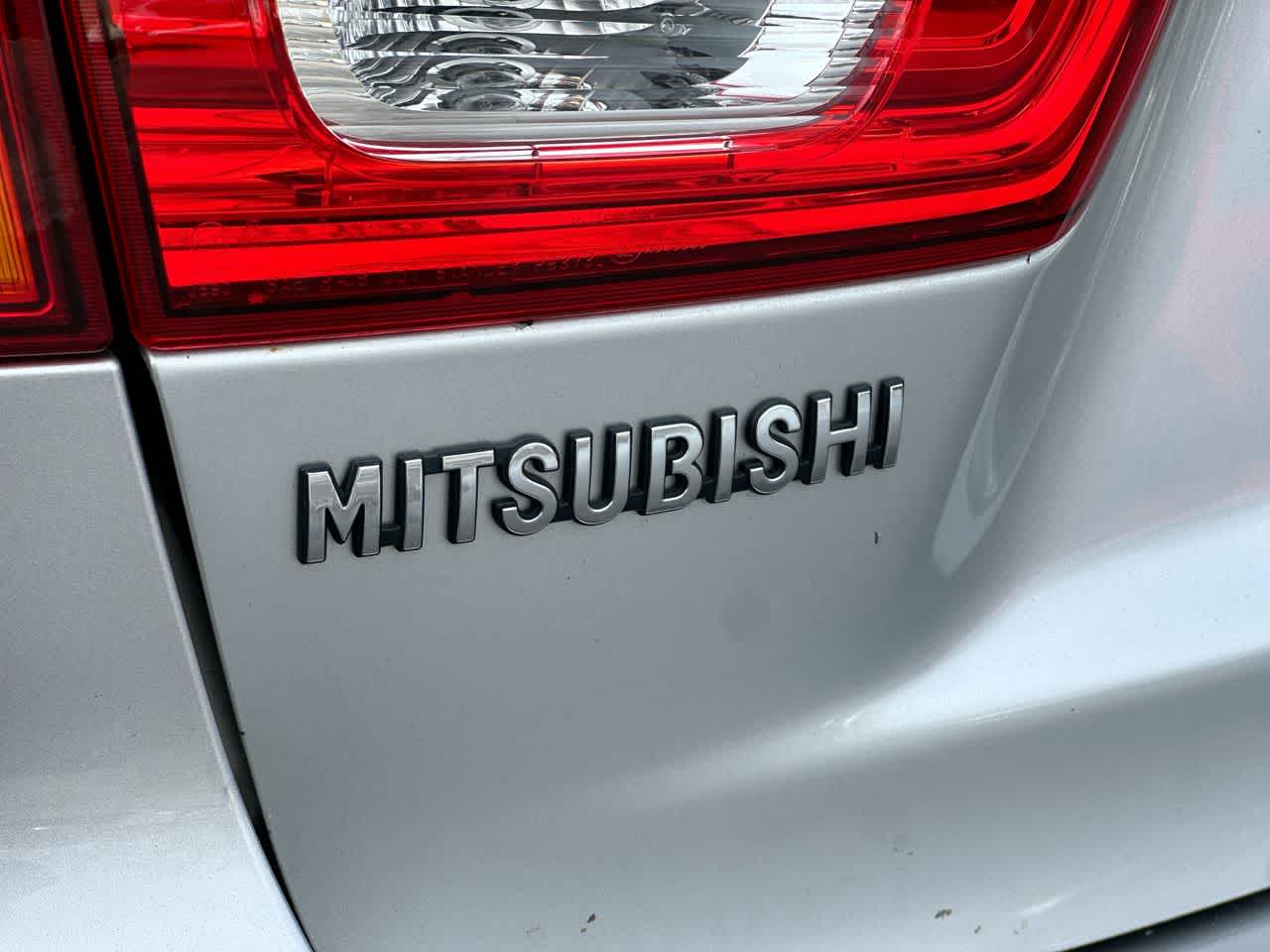 Thumbnail: 2018 Mitsubishi Outlander Sport - 17