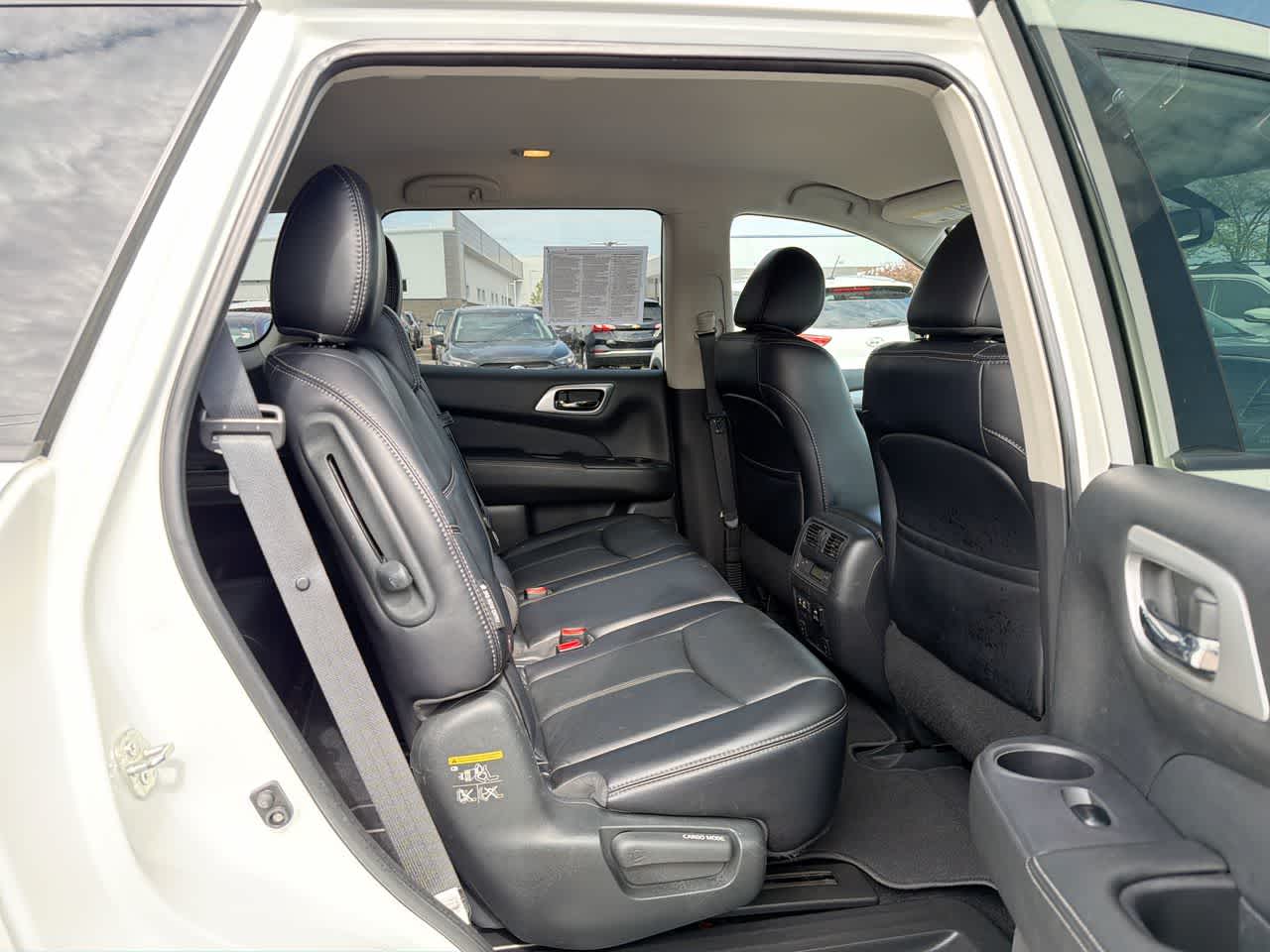 Thumbnail: 2019 Nissan Pathfinder - 25