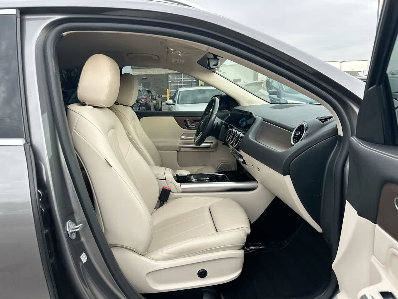 Thumbnail: 2022 Mercedes-Benz GLA - 26