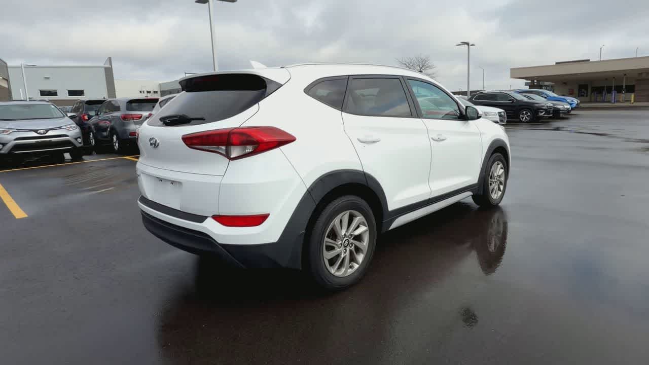 Thumbnail: 2017 Hyundai Tucson - 8