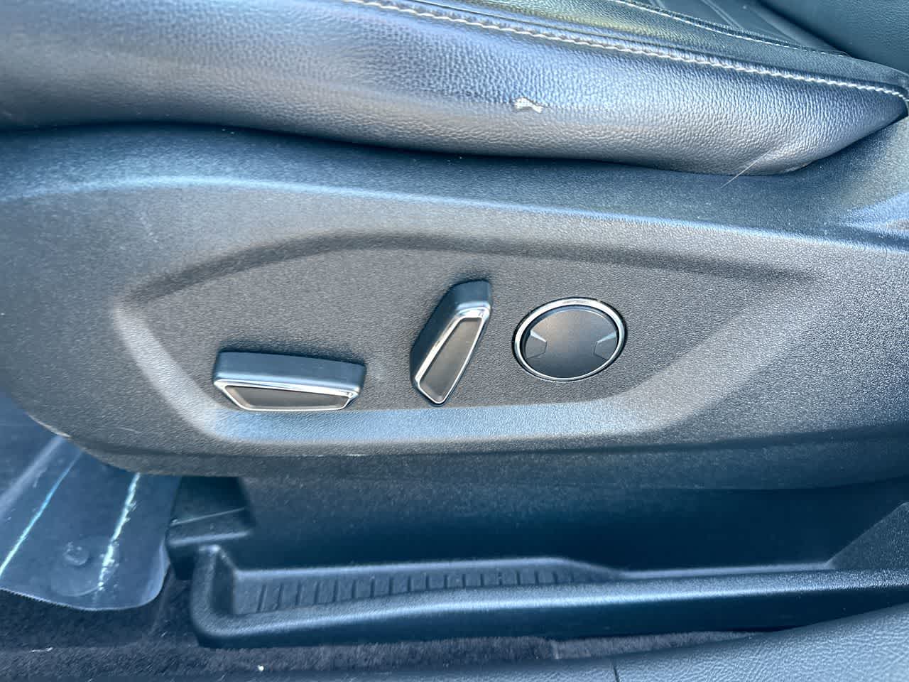 Thumbnail: 2017 Ford Edge - 22