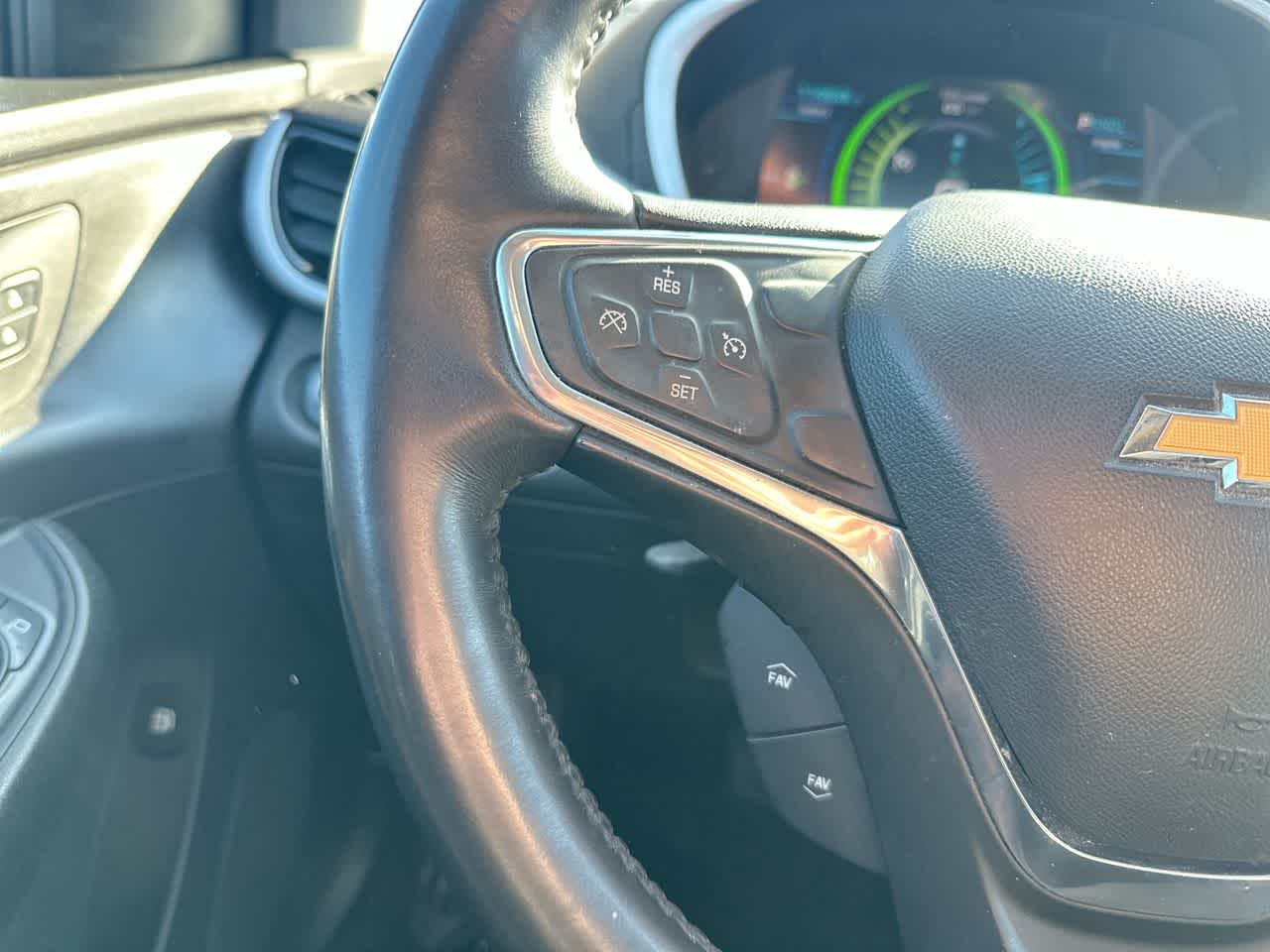 Thumbnail: 2017 Chevrolet Volt - 27