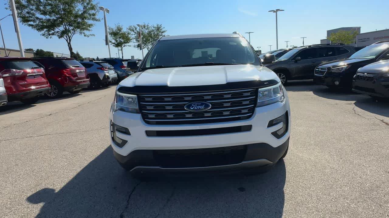 2017 Ford Explorer XLT photo 3