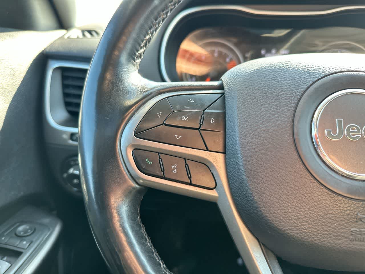 Thumbnail: 2019 Jeep Cherokee - 27