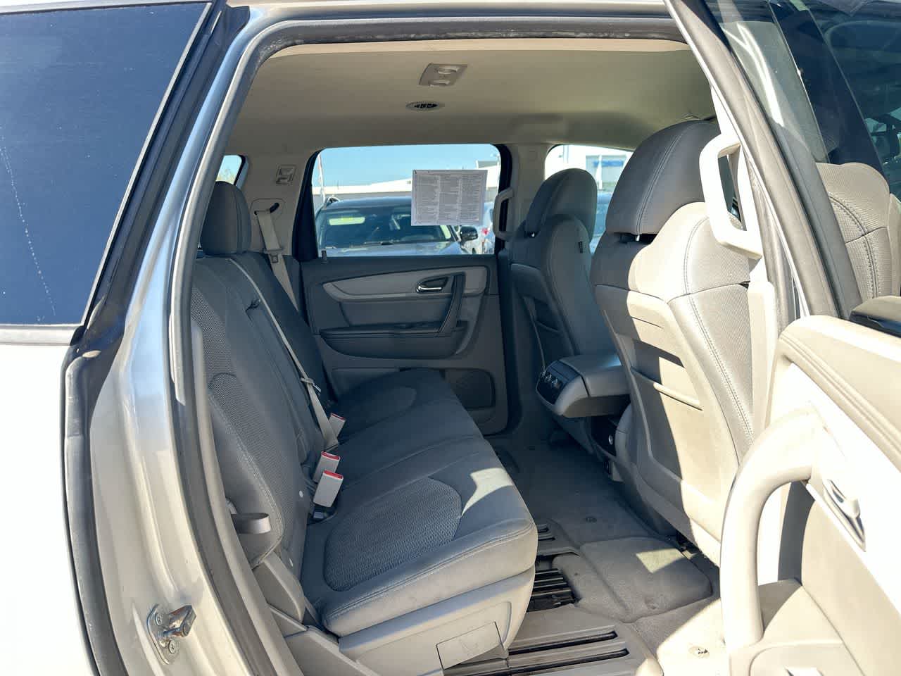 Thumbnail: 2017 Chevrolet Traverse - 25