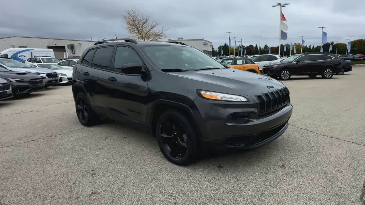 2016 Jeep Cherokee Sport photo 2