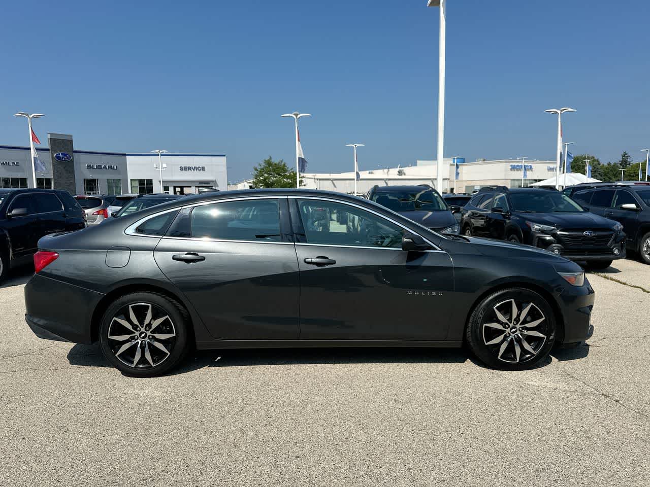 Thumbnail: 2016 Chevrolet Malibu - 14
