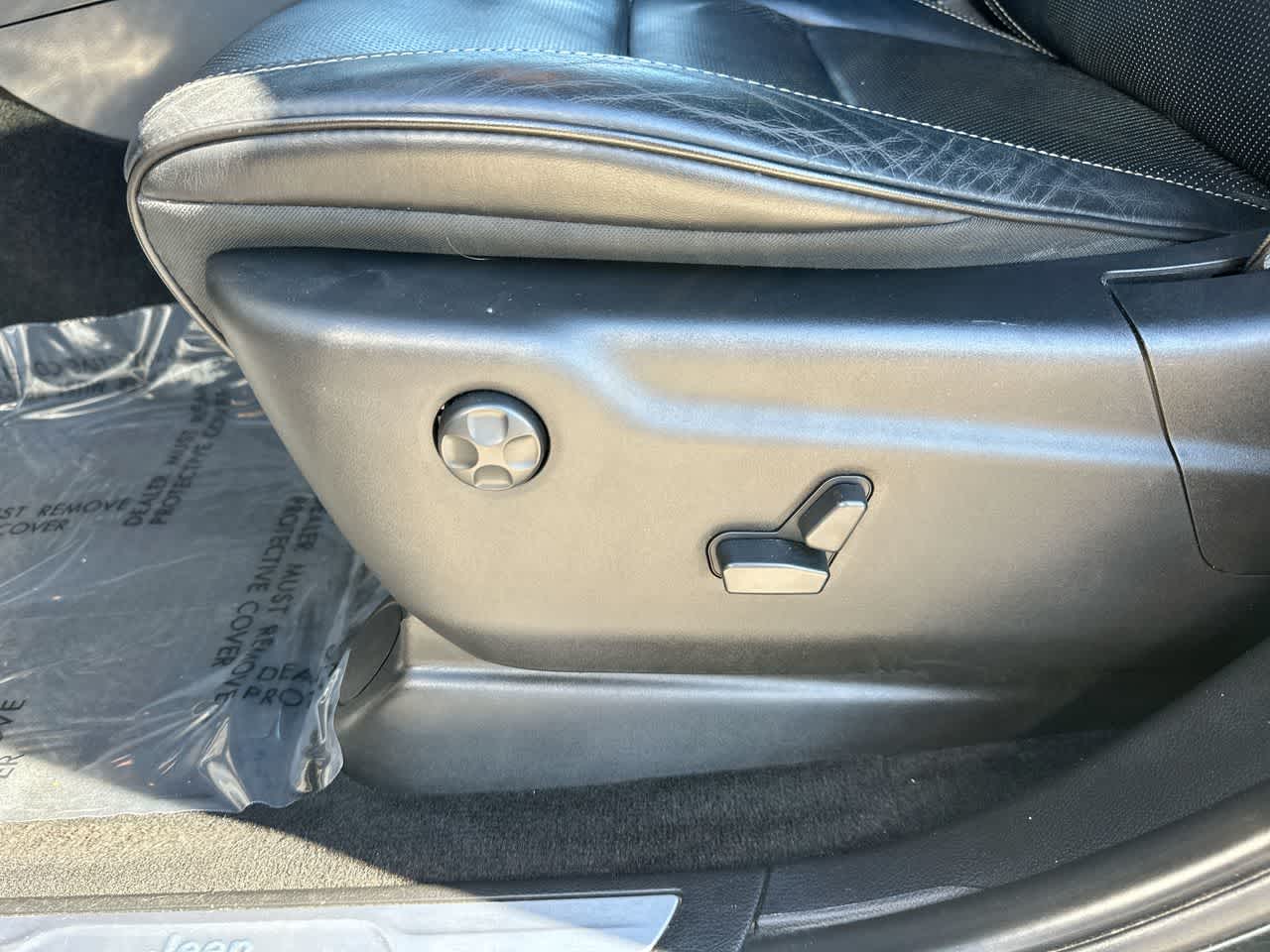 Thumbnail: 2015 Jeep Grand Cherokee - 22