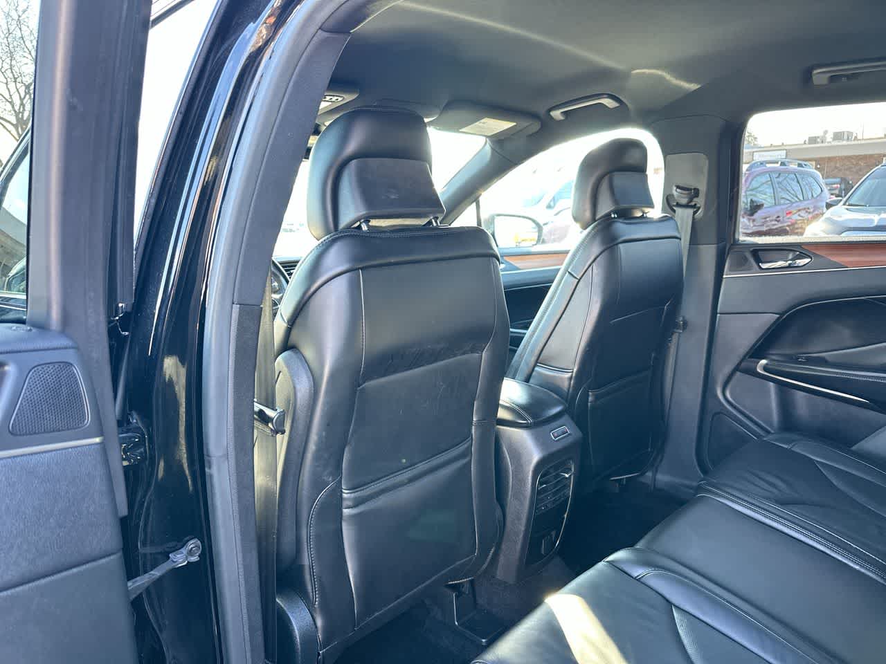 Thumbnail: 2017 Lincoln MKC - 23