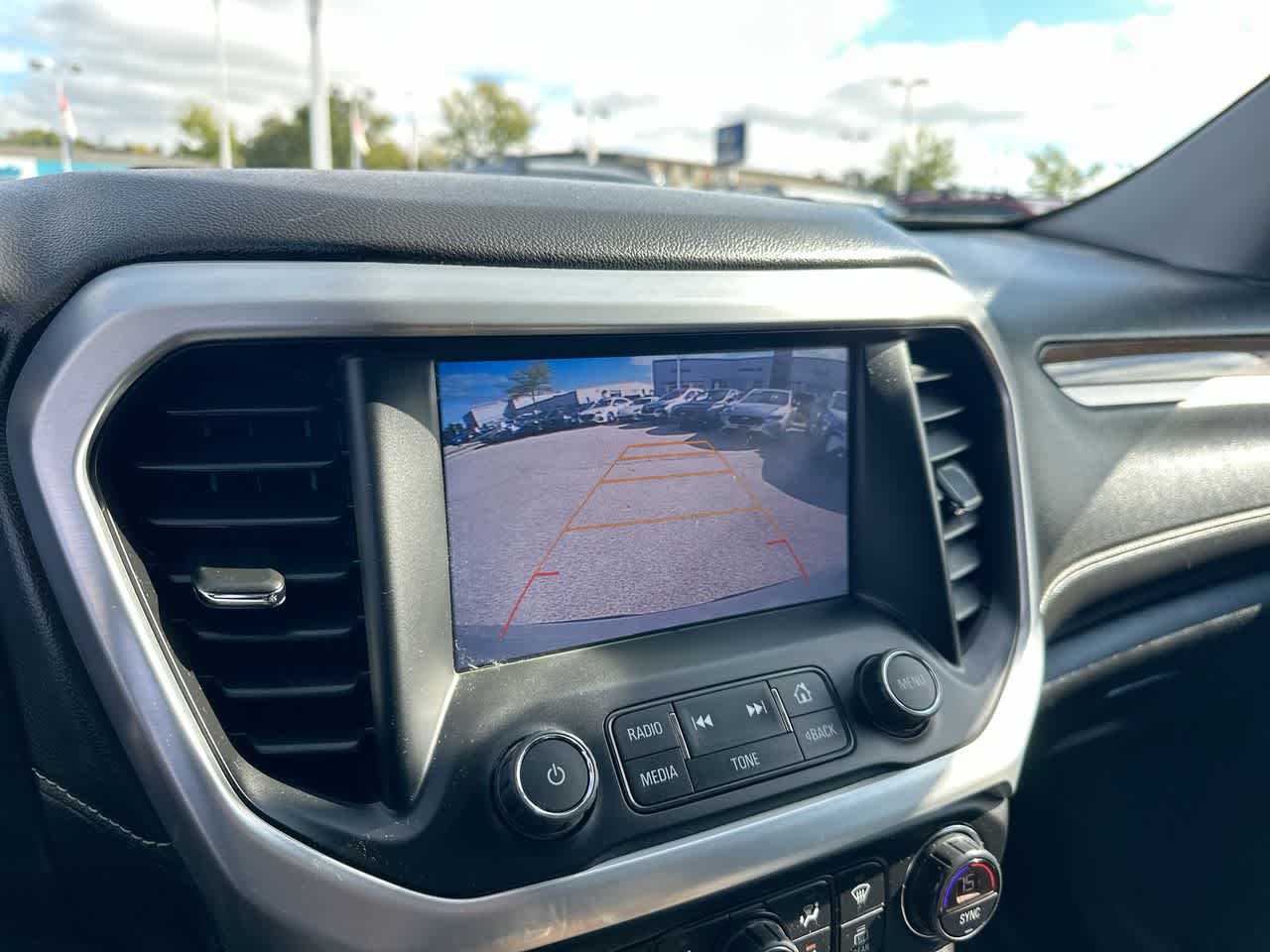 Thumbnail: 2017 GMC Acadia - 32