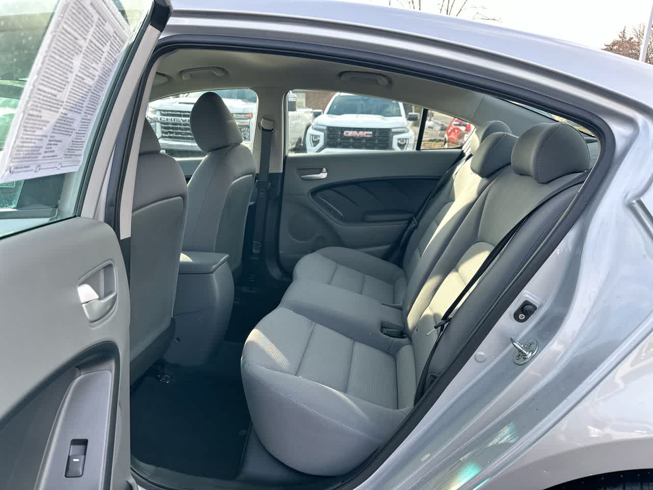 Thumbnail: 2017 Kia Forte - 24