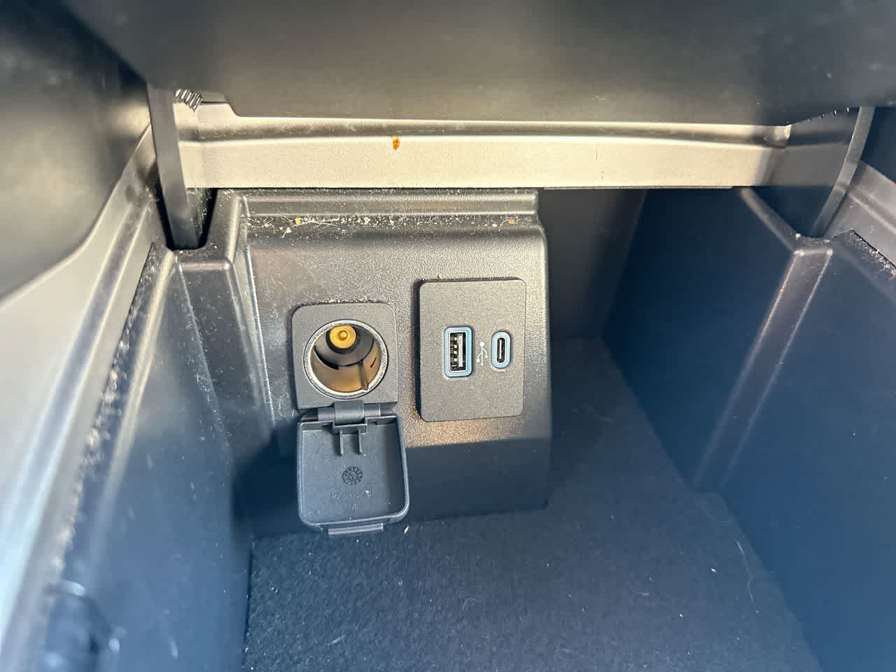 Thumbnail: 2021 Ford Explorer - 34