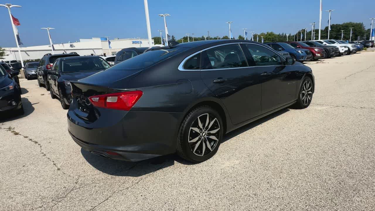 Thumbnail: 2016 Chevrolet Malibu - 8