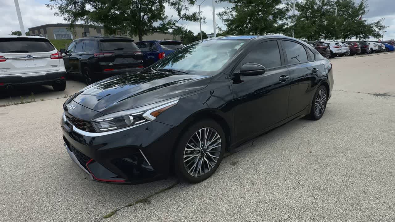 Thumbnail: 2023 Kia Forte - 4