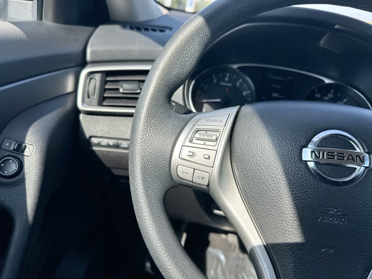 Thumbnail: 2015 Nissan Rogue - 28