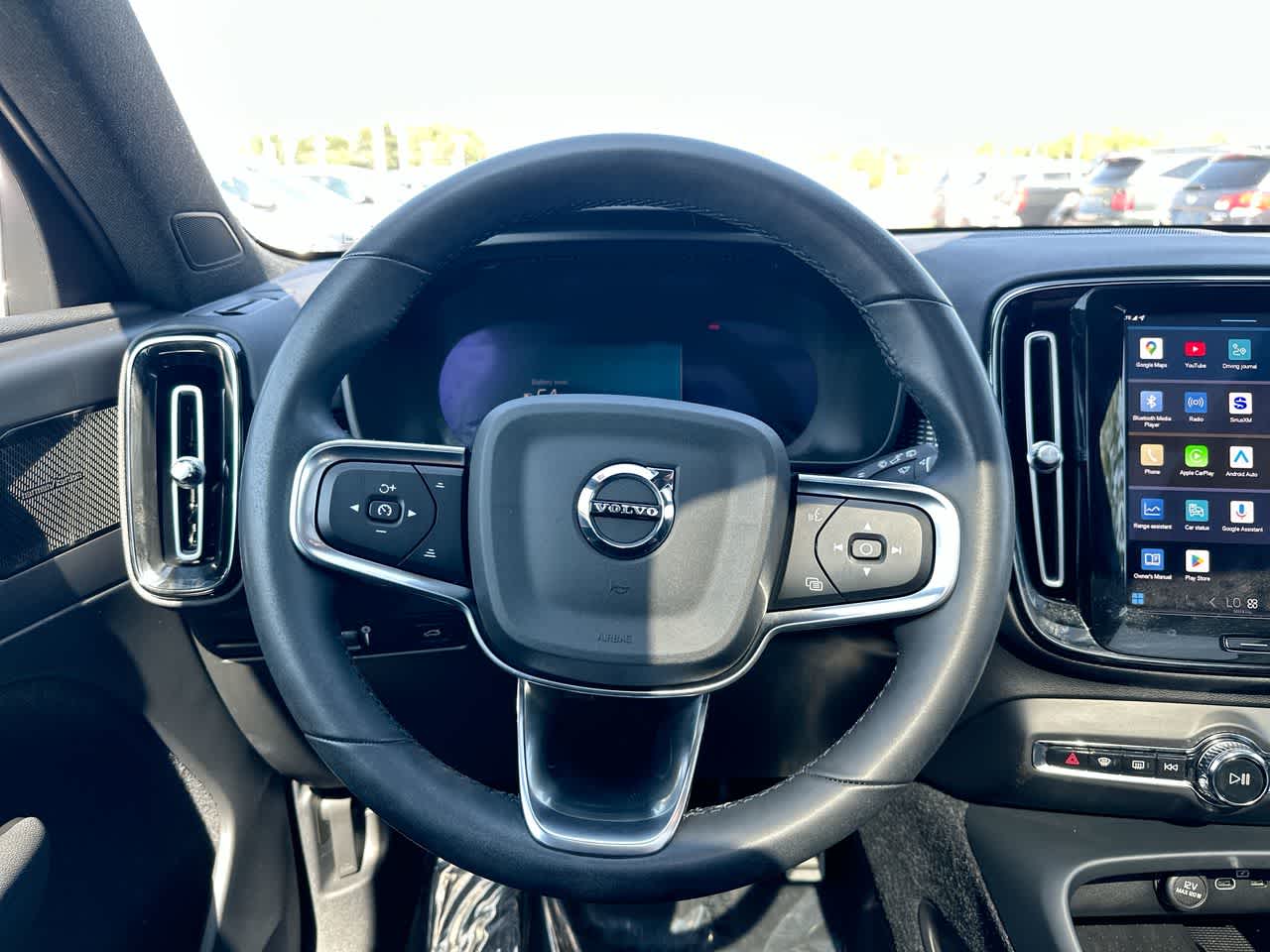 Thumbnail: 2022 Volvo XC40 - 28