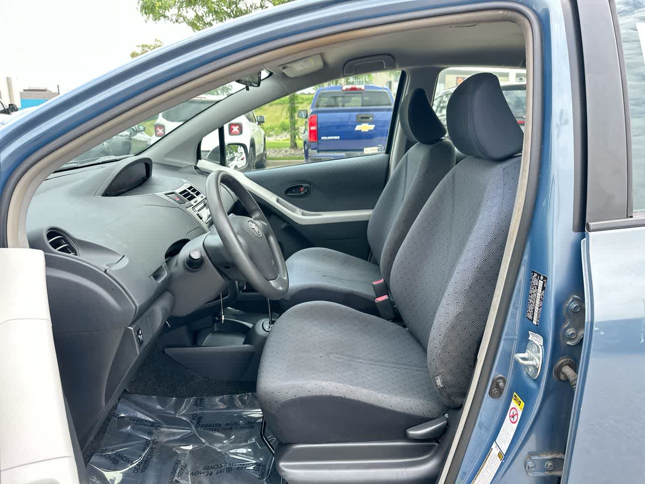 Thumbnail: 2010 Toyota Yaris - 21