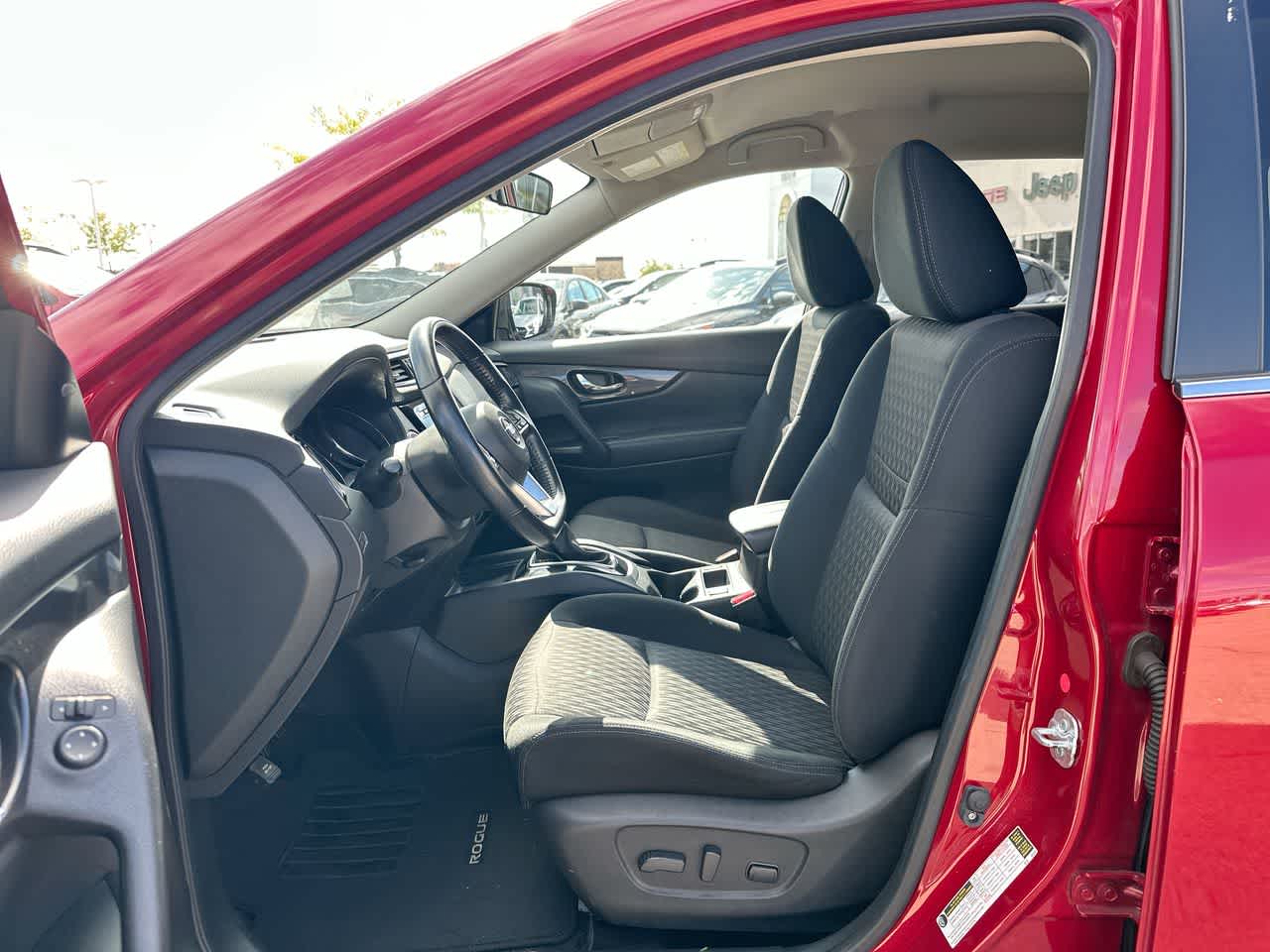 Thumbnail: 2017 Nissan Rogue - 21