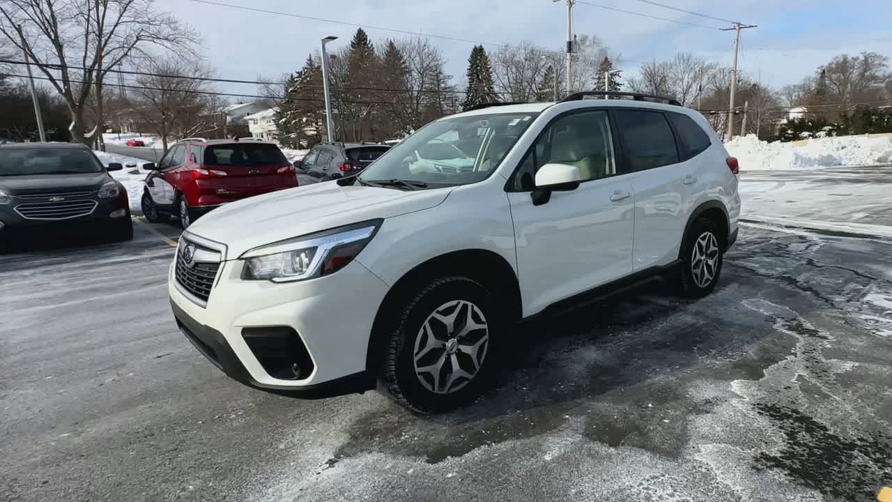 2020 Subaru Forester Premium photo 4