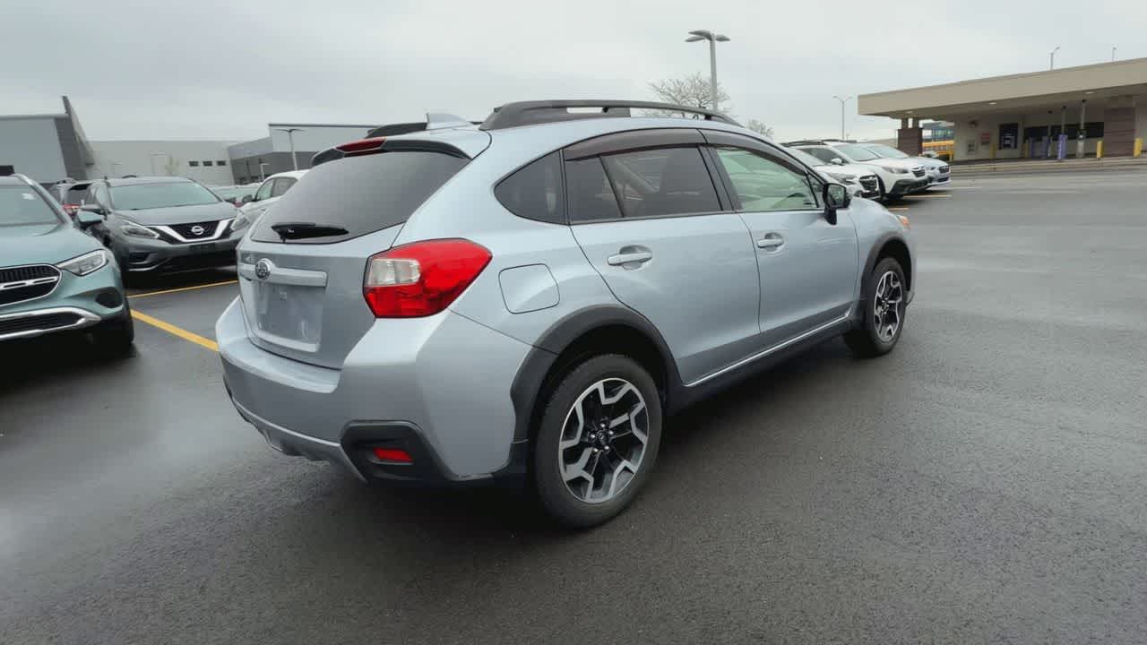Thumbnail: 2016 Subaru Crosstrek - 8