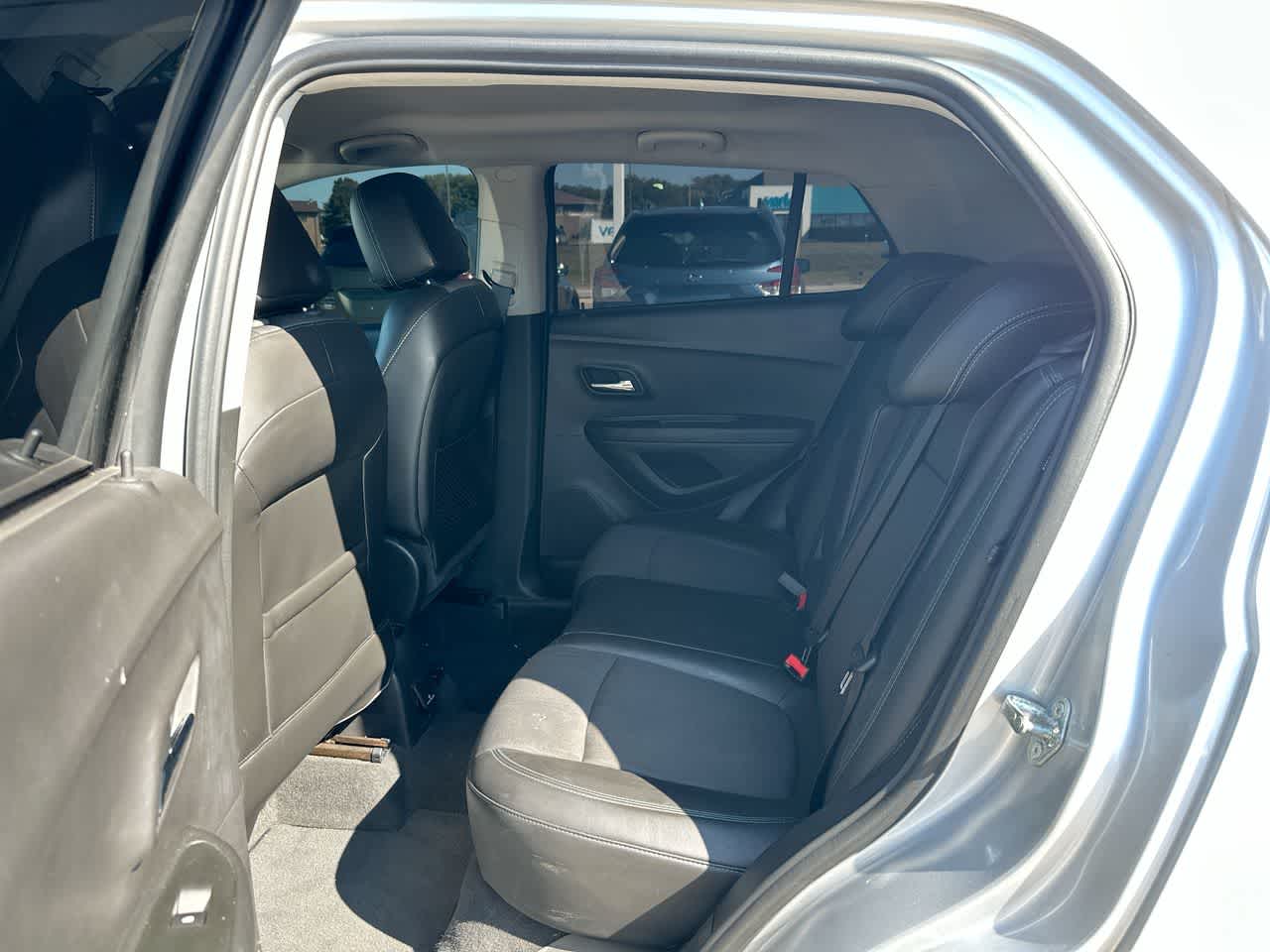 Thumbnail: 2016 Chevrolet Trax - 24