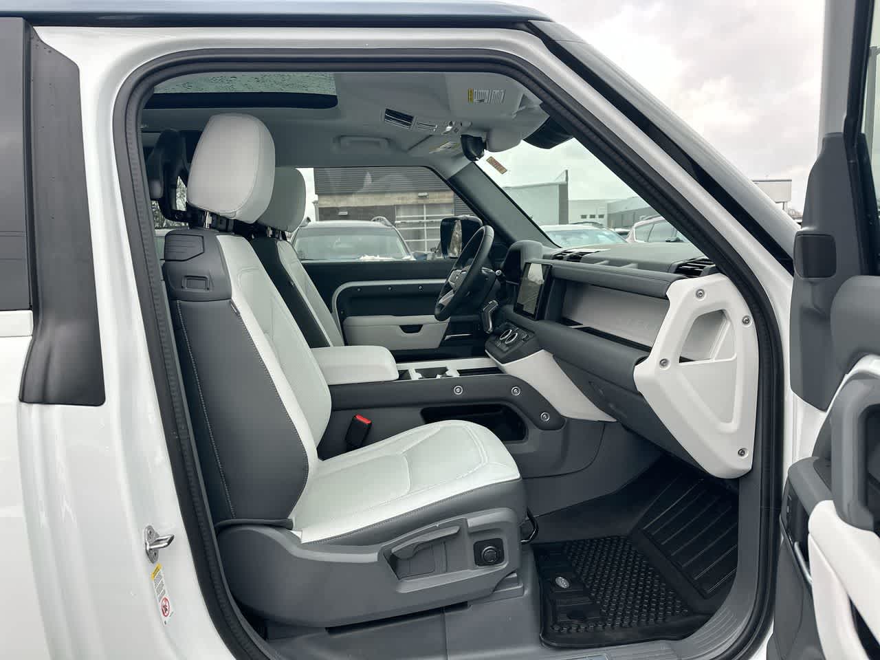 Thumbnail: 2025 Land Rover Defender - 25