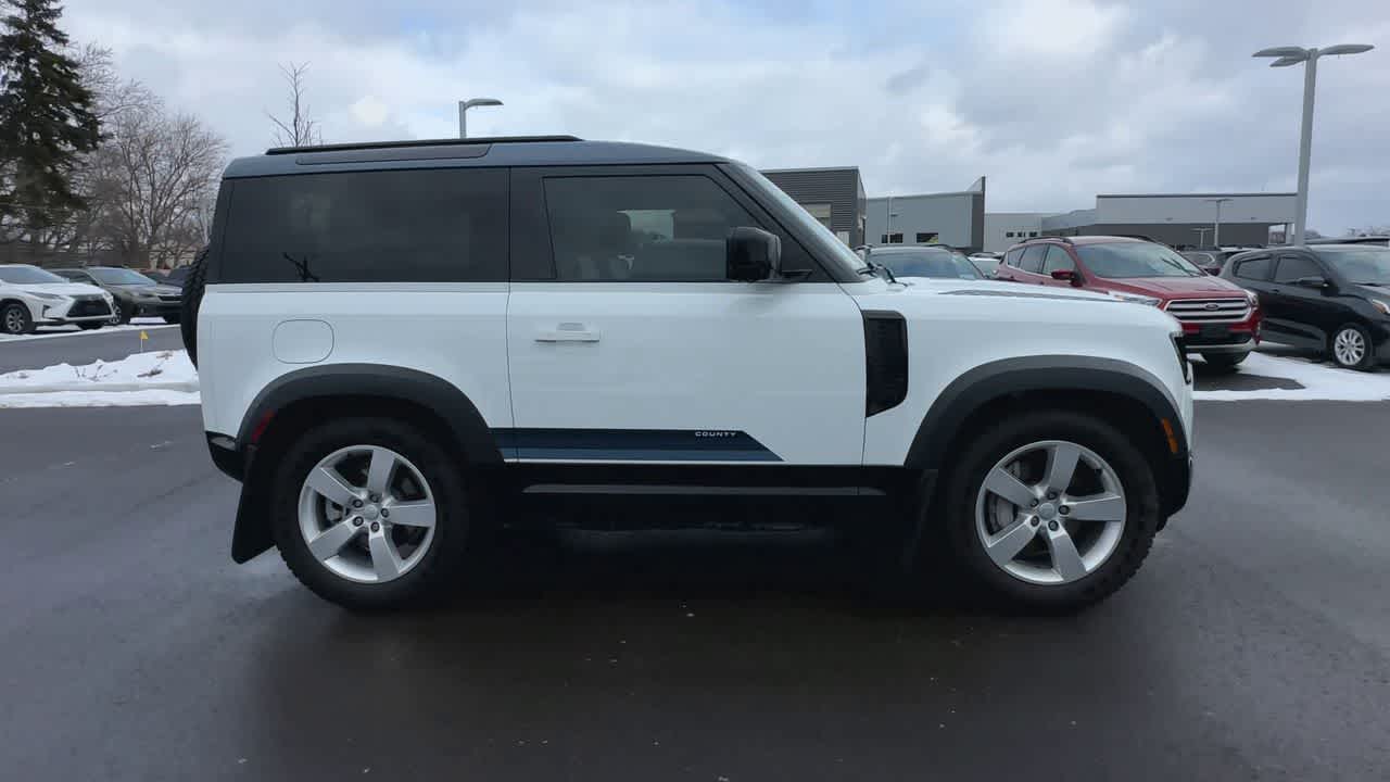 Thumbnail: 2025 Land Rover Defender - 9