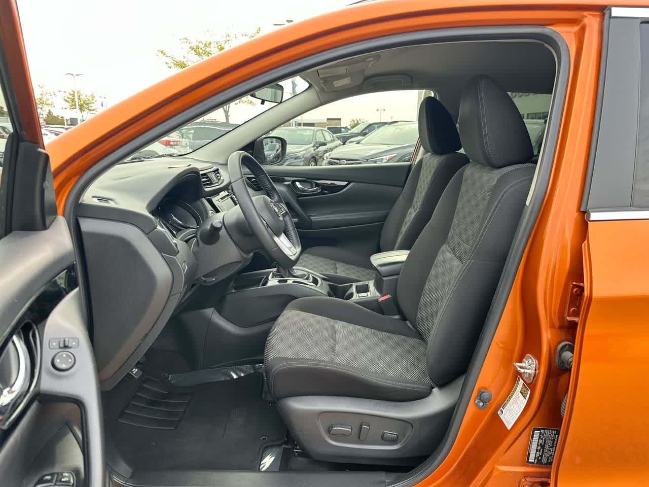 Thumbnail: 2020 Nissan Rogue Sport - 21