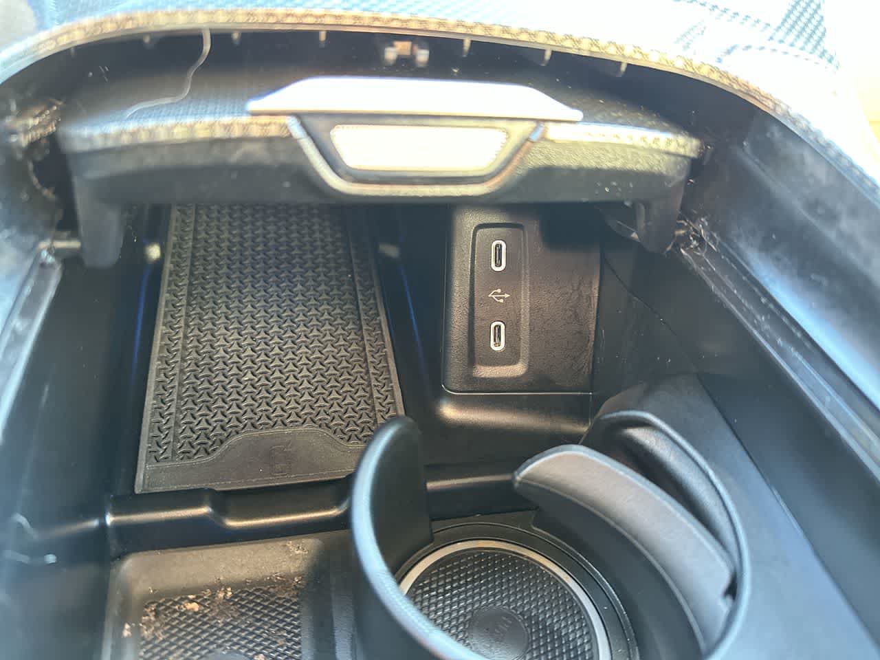 Thumbnail: 2025 Mercedes-Benz GLC - 35