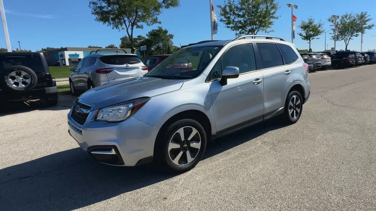 2017 Subaru Forester Premium photo 4