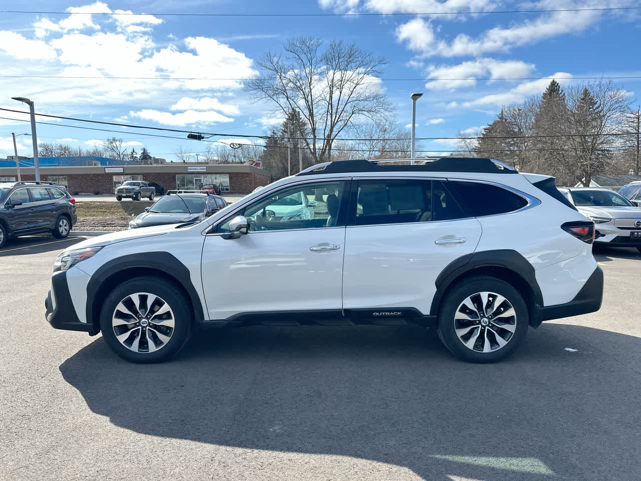 Thumbnail: 2023 Subaru Outback - 10