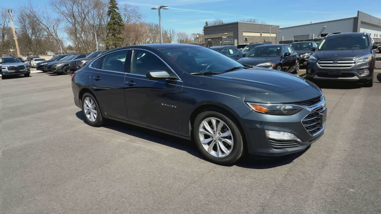 Thumbnail: 2020 Chevrolet Malibu - 2