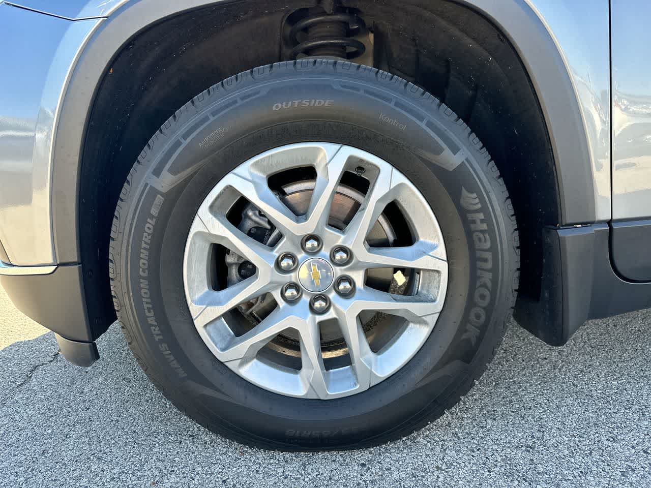 Thumbnail: 2020 Chevrolet Traverse - 19