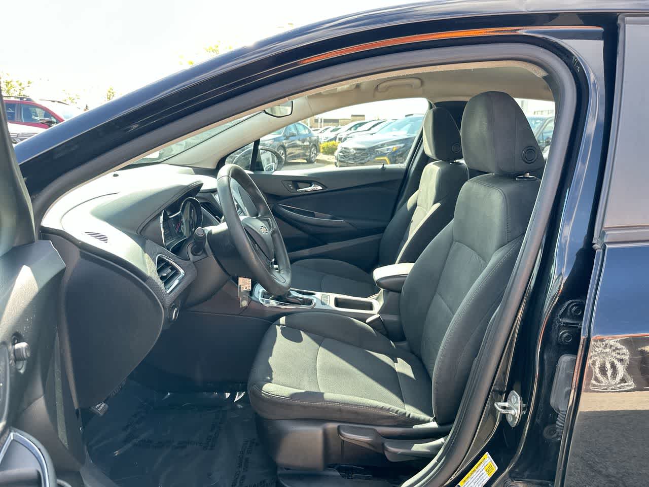 Thumbnail: 2016 Chevrolet Cruze - 21
