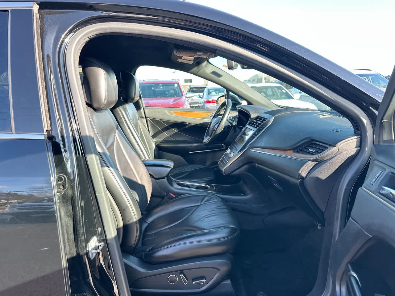 Thumbnail: 2017 Lincoln MKC - 26