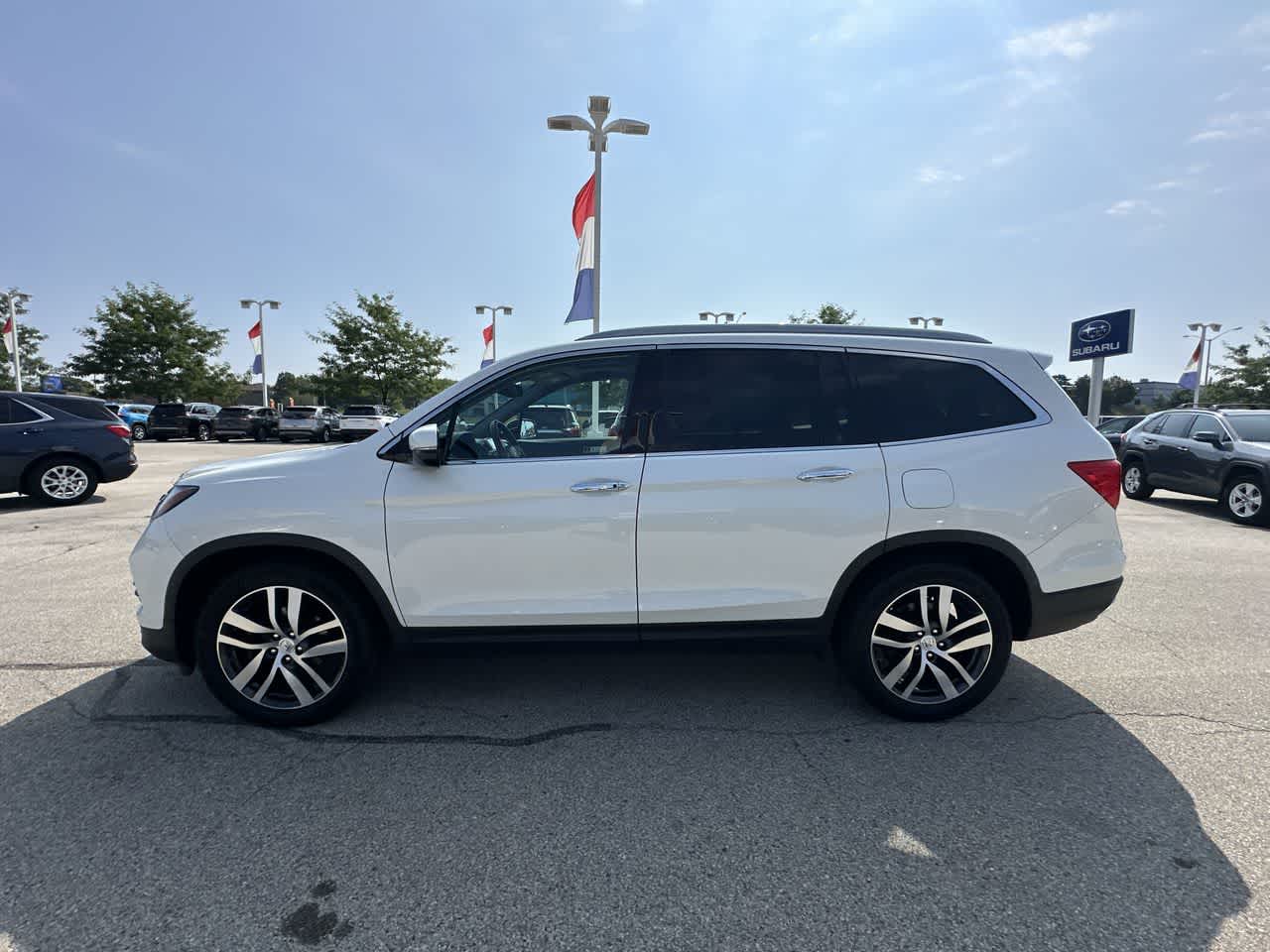 Used 2018 Honda Pilot Elite with VIN 5FNYF6H0XJB016153 for sale in Waukesha, WI