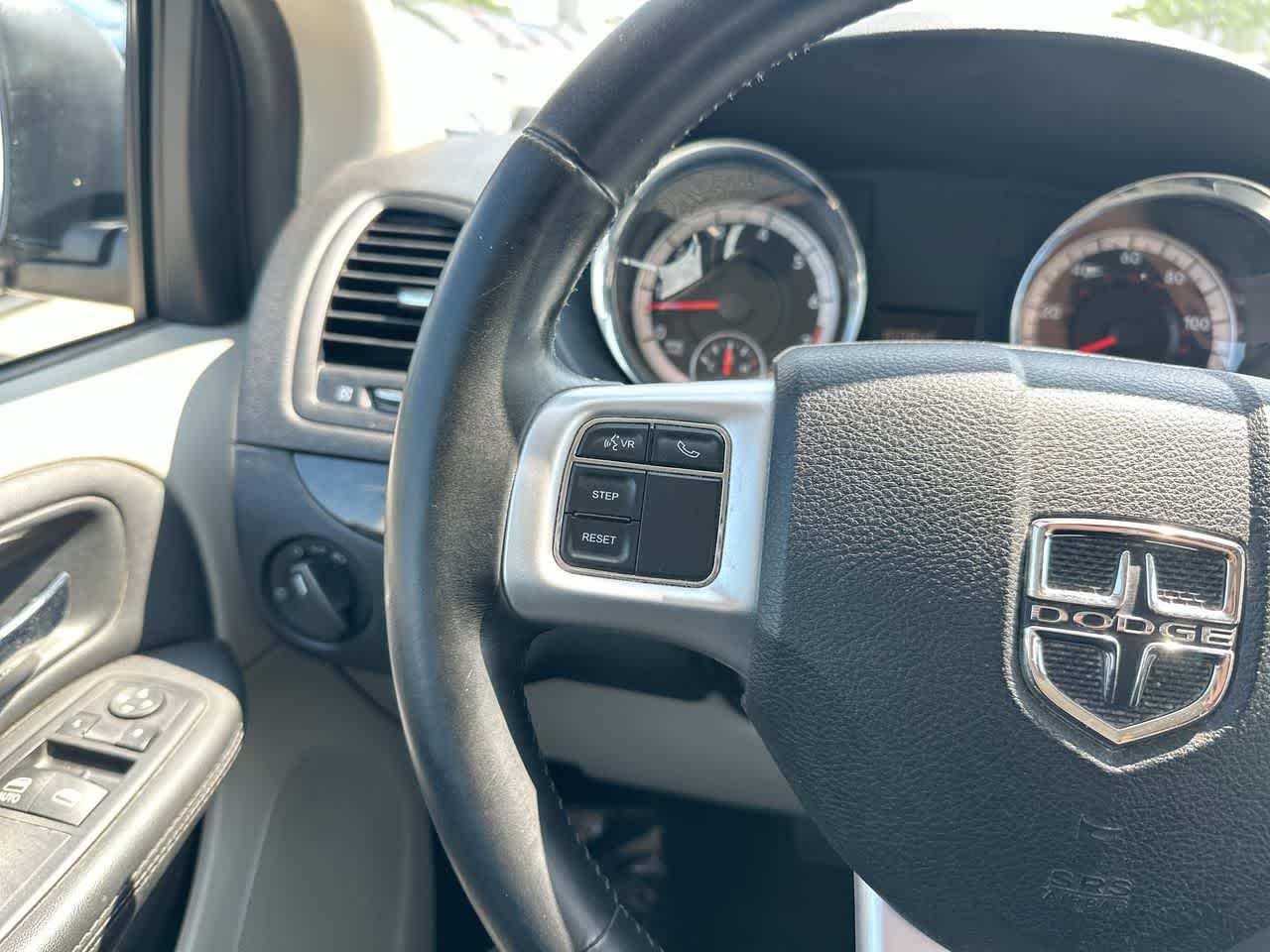 Thumbnail: 2016 Dodge Grand Caravan - 29