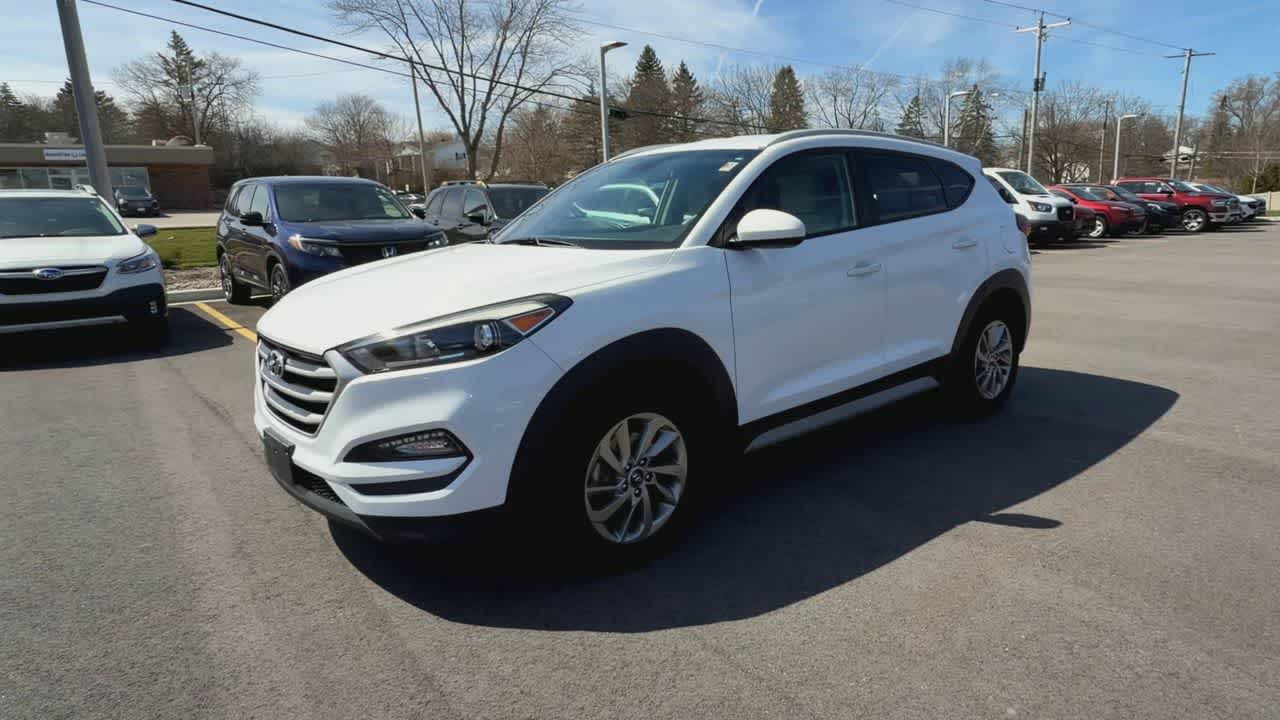 Thumbnail: 2017 Hyundai Tucson - 4