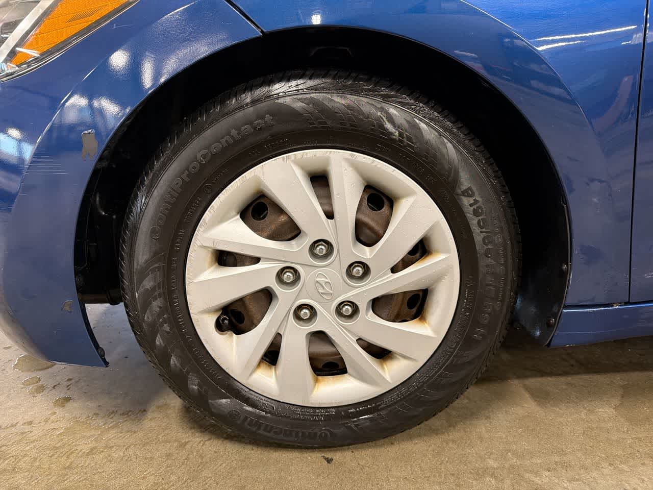 Thumbnail: 2017 Hyundai Elantra - 19