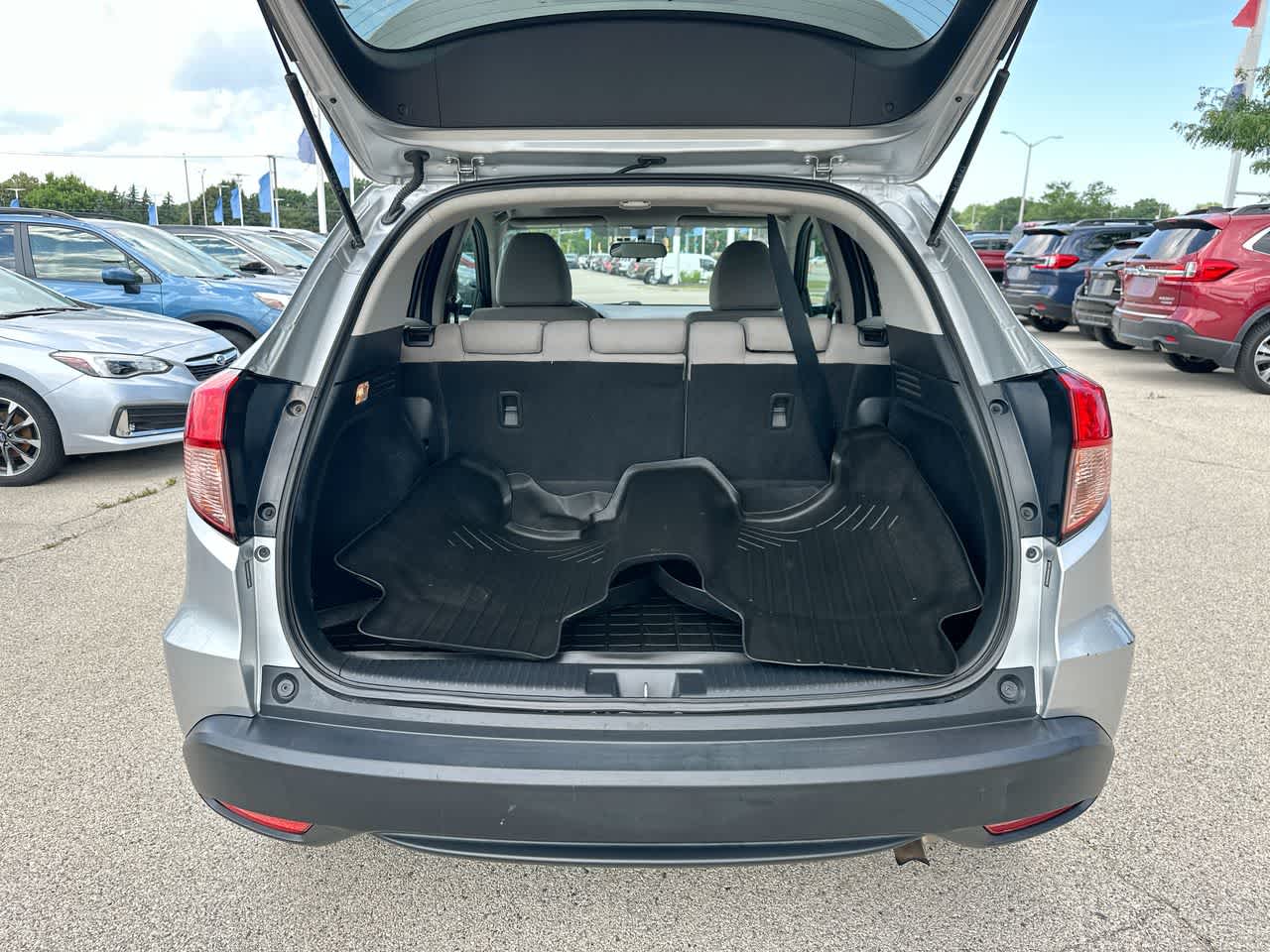 Thumbnail: 2016 Honda HR-V - 36