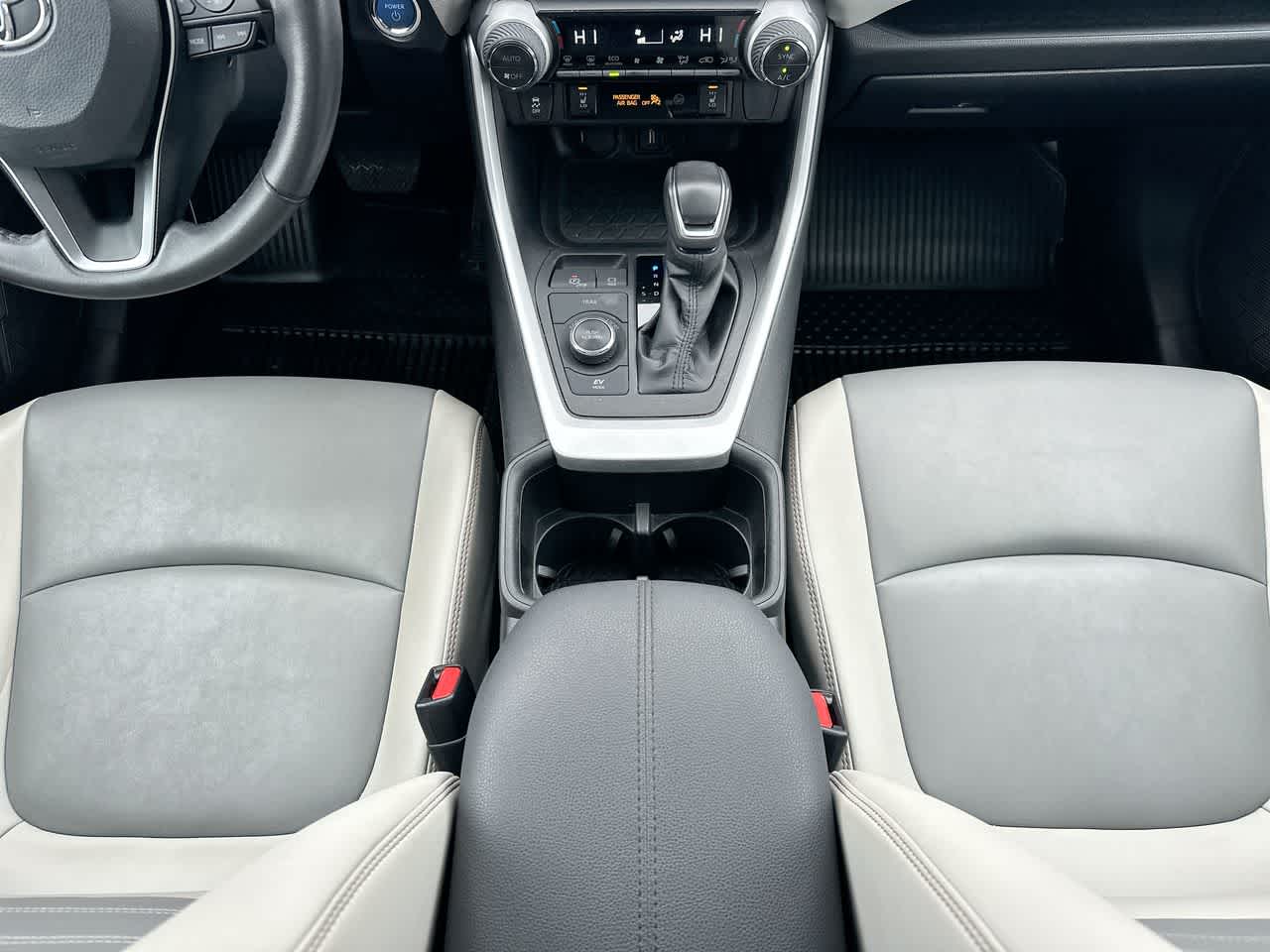 Thumbnail: 2022 Toyota RAV4 - 31