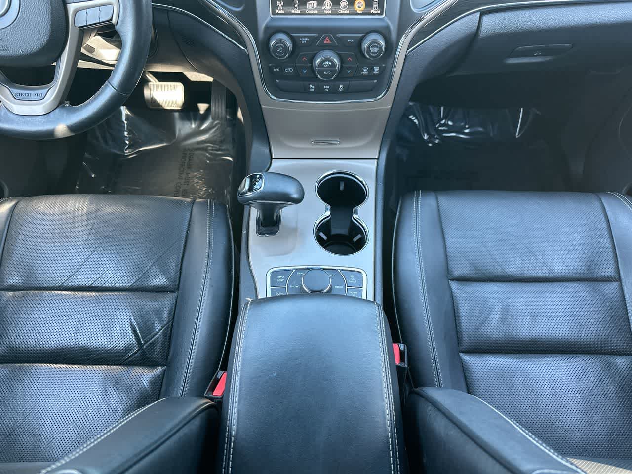 Thumbnail: 2015 Jeep Grand Cherokee - 31