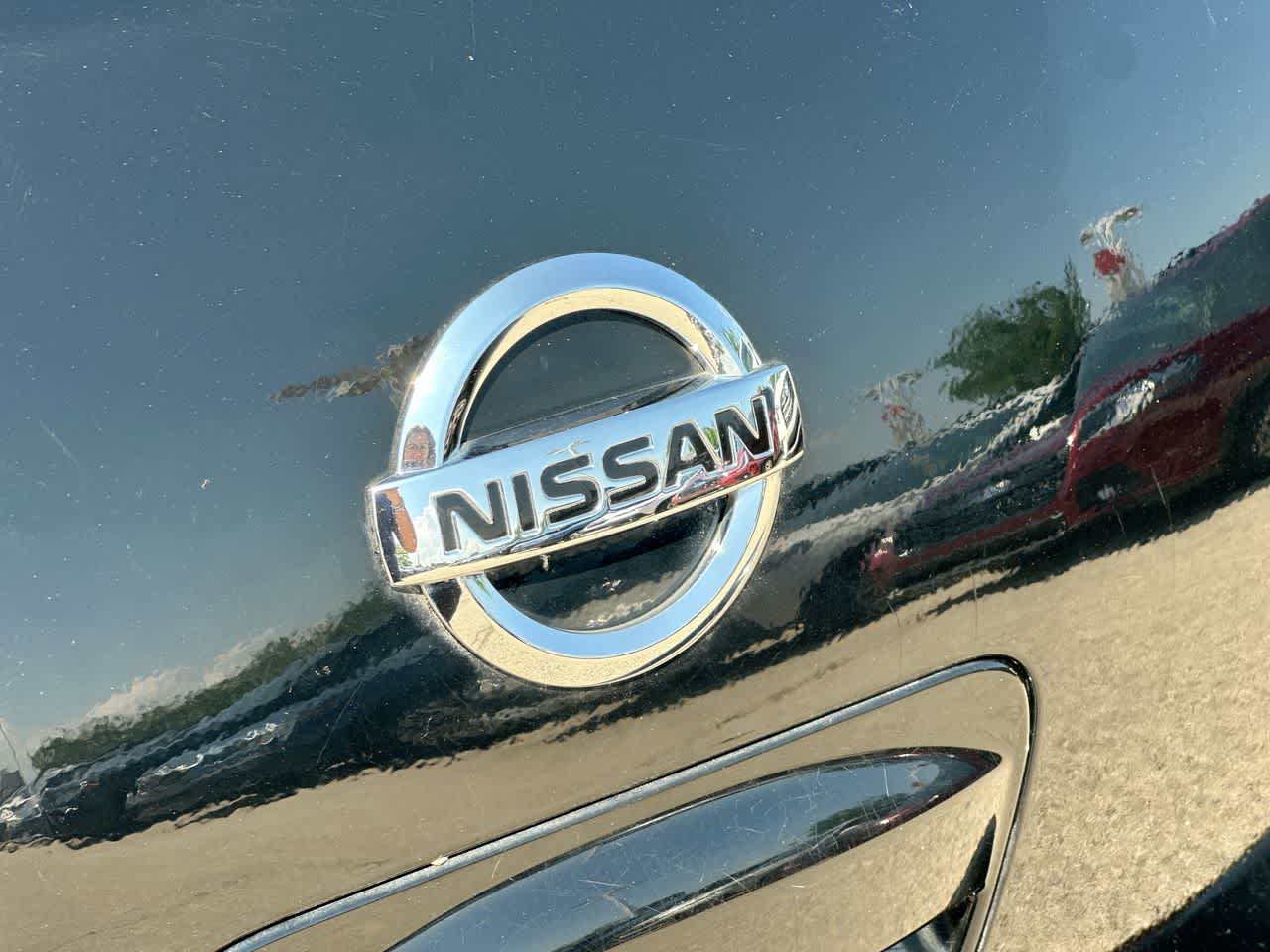 Thumbnail: 2012 Nissan Versa - 17
