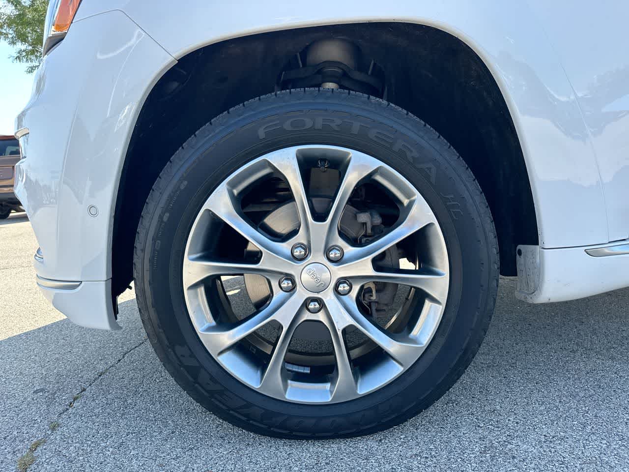 Thumbnail: 2020 Jeep Grand Cherokee - 19